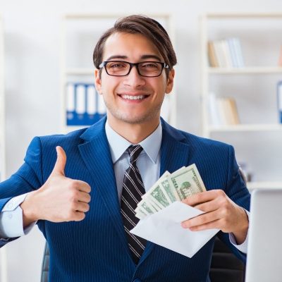 30 Dollars An Hour Is How Much A Year? (Can You Live Off of It?)