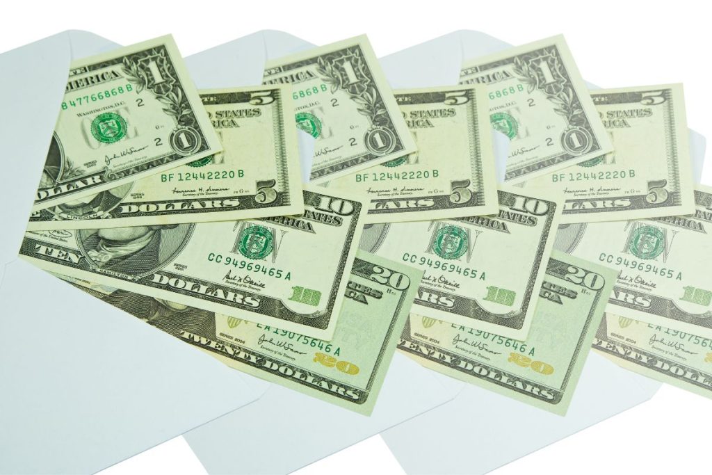 Avoid the 100 Envelope Challenge (and Try This Instead) Avoid the 100 Envelope Challenge (and Try This Instead)